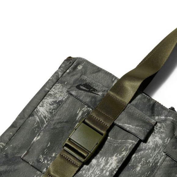 Nike Pocket Tote - Printed Camo Bag - Picture 4 of 12